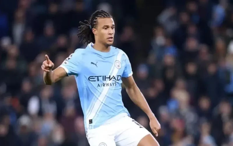 صفقة محبطة.. شروط سيتي تمنع انتقال آكي إلى برشلونة